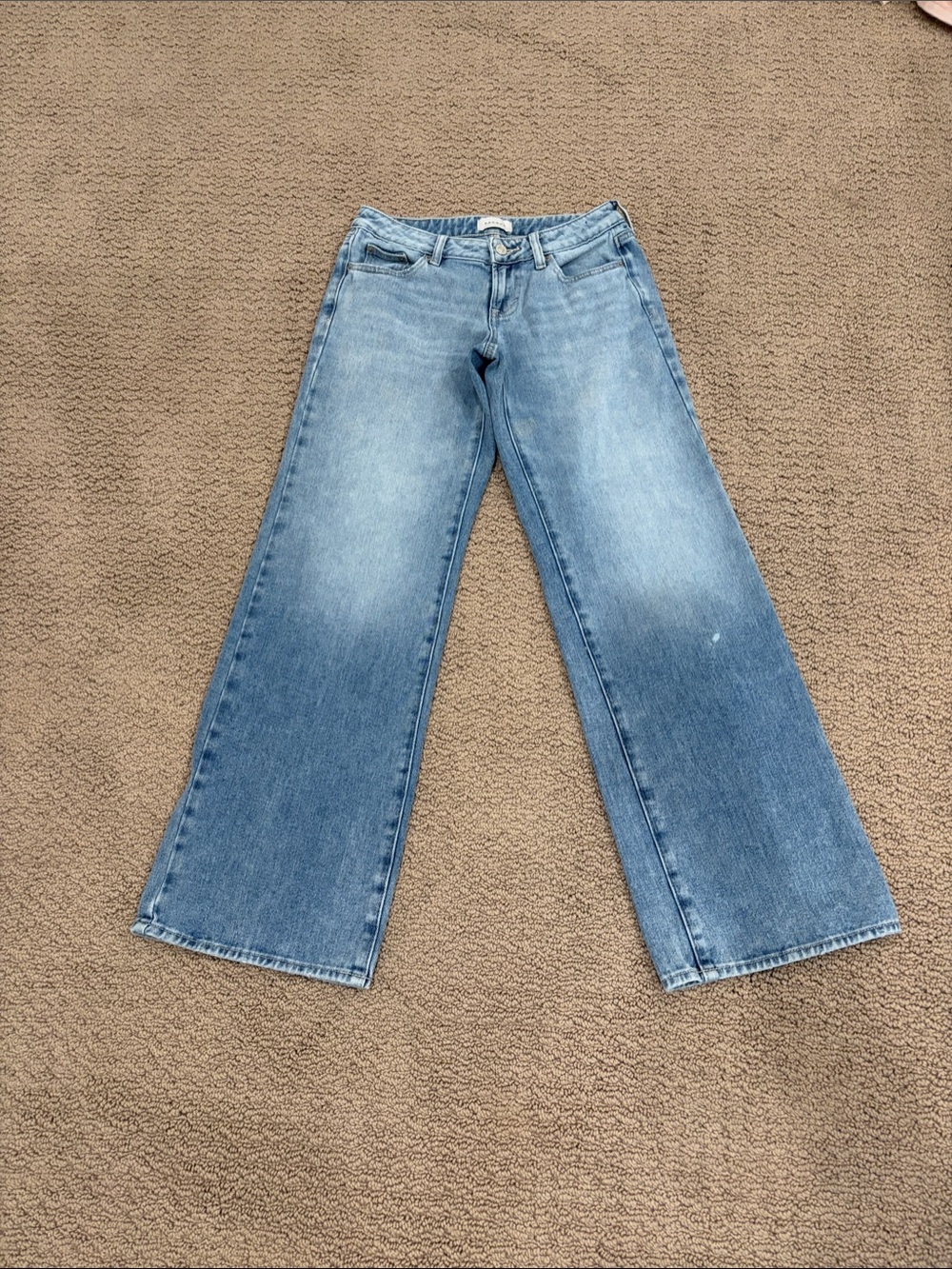Womens pacsun low rise light wash jean